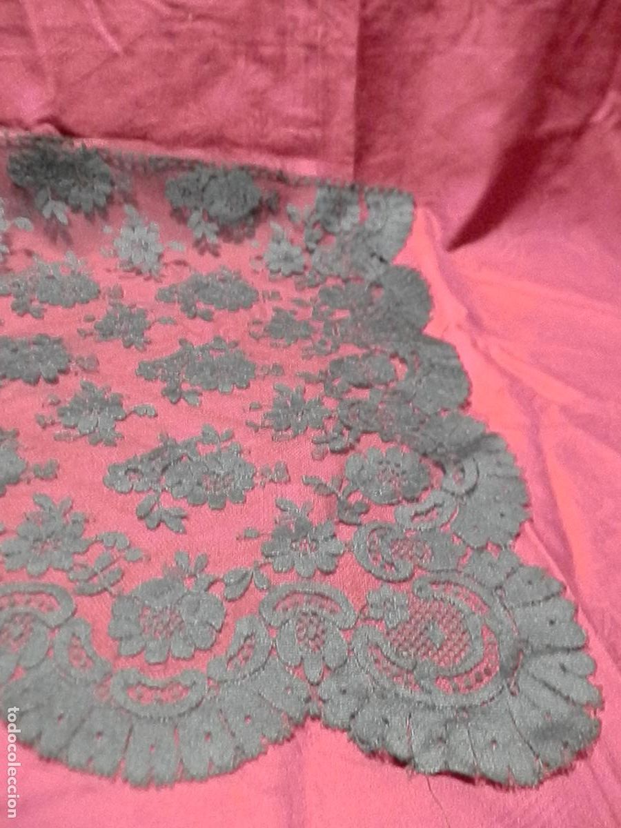 Antig&uuml;edades: ANTIGUA MANTILLA RECTANGULAR BORDADA EN TUL , 95X45 CM - Foto 1