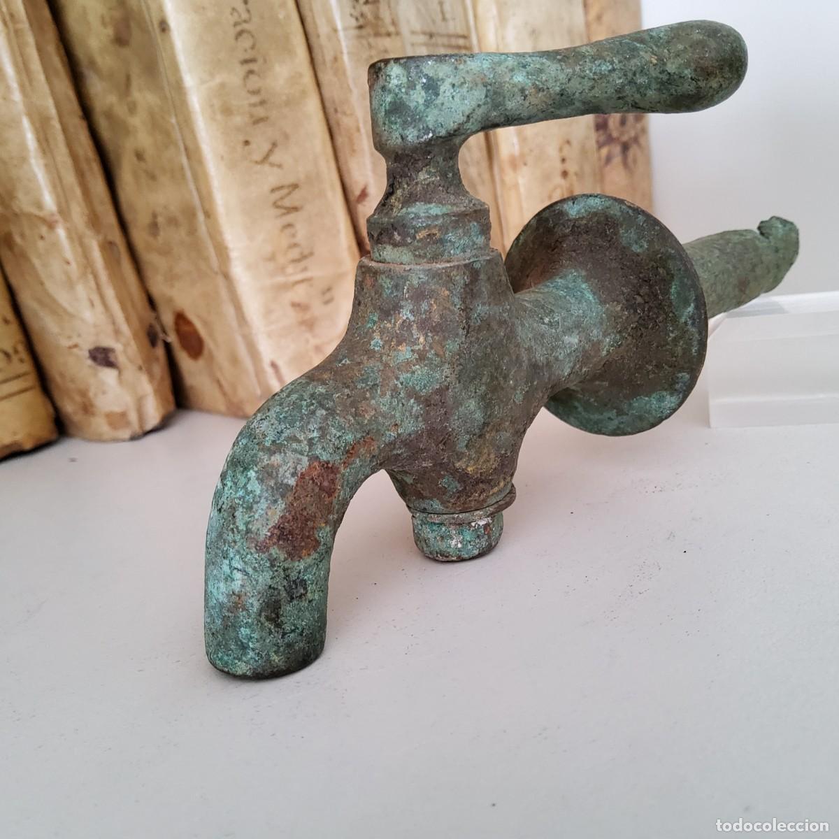 Antig&uuml;edades: ANTIGUO GRIFO DE BRONCE - Foto 3