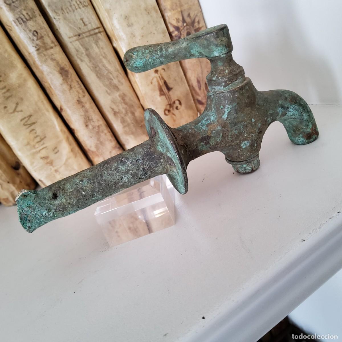 Antig&uuml;edades: ANTIGUO GRIFO DE BRONCE - Foto 4