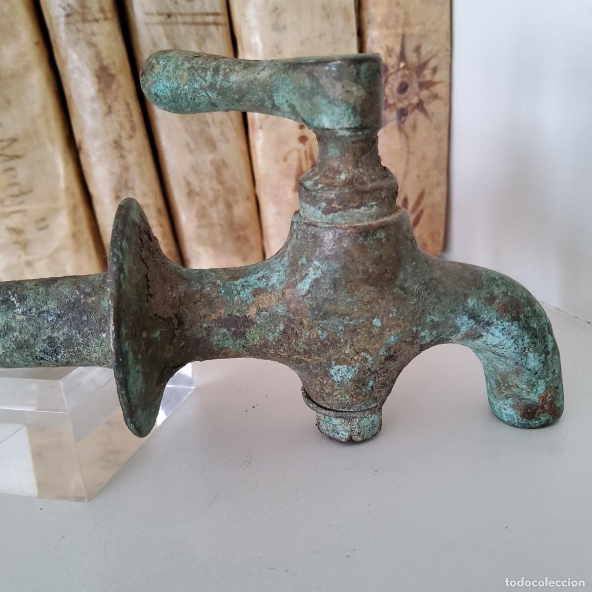 Antig&uuml;edades: ANTIGUO GRIFO DE BRONCE - Foto 5