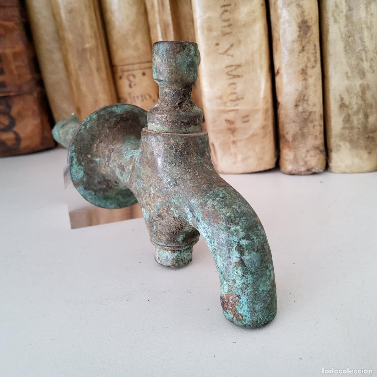 Antig&uuml;edades: ANTIGUO GRIFO DE BRONCE - Foto 6