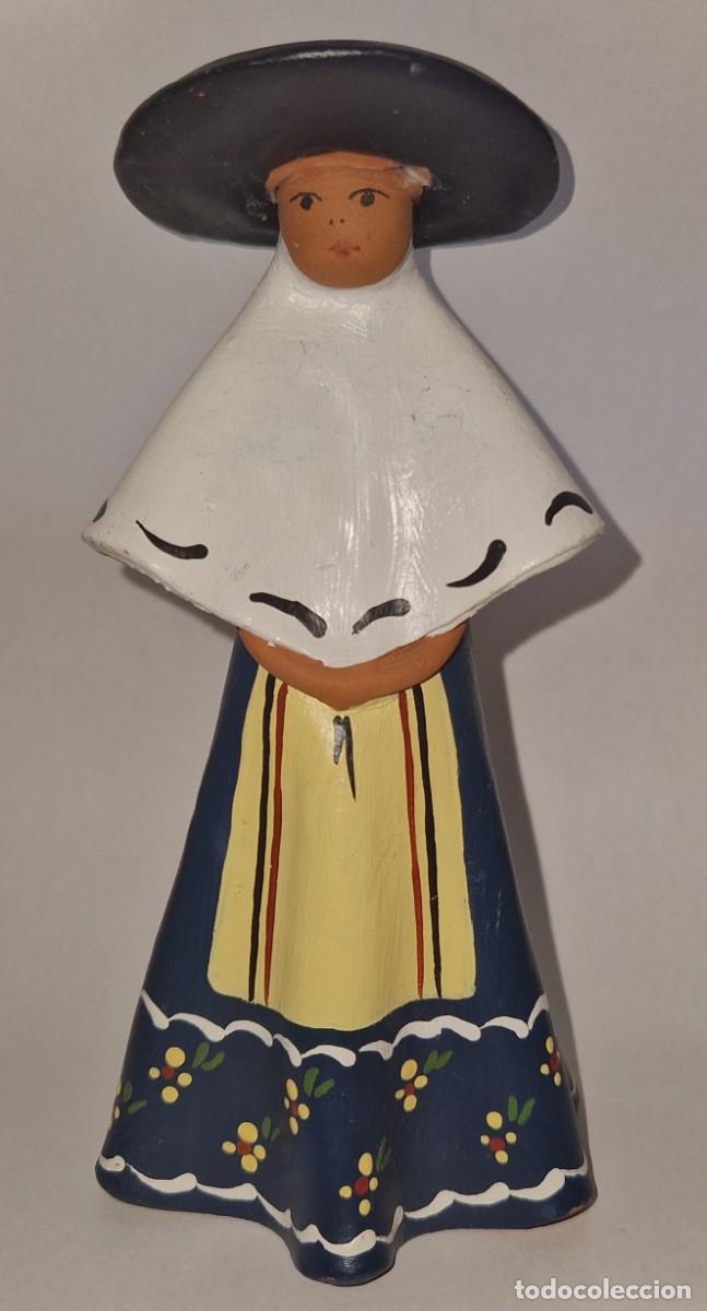 Antig&uuml;edades: Cer&aacute;mica, figura de payesa