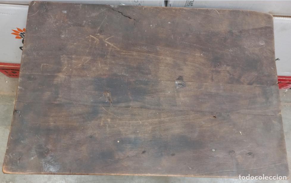 Antig&uuml;edades: ANTIGUA MESILLA RUSTICA DE MADERA - Foto 2