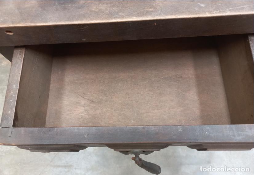 Antig&uuml;edades: ANTIGUA MESILLA RUSTICA DE MADERA - Foto 3