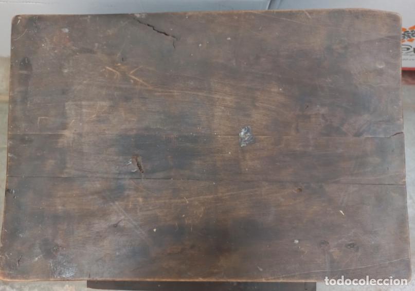 Antig&uuml;edades: ANTIGUA MESILLA RUSTICA DE MADERA - Foto 5