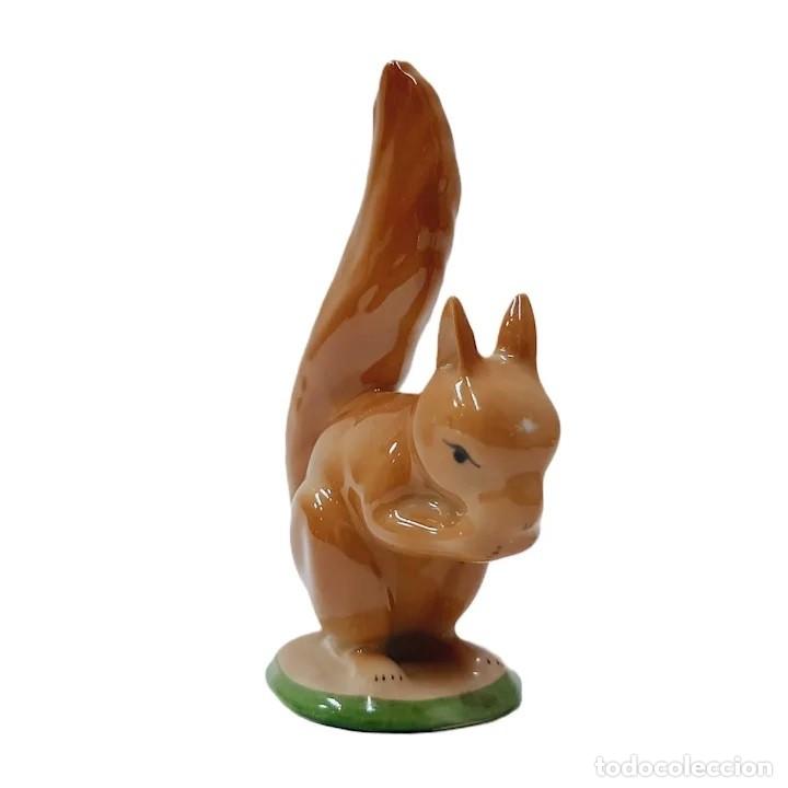 Antig&uuml;edades: Charming ceramic squirrel figurine(4.2) - Foto 3