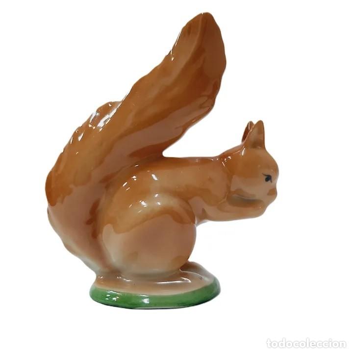 Antig&uuml;edades: Charming ceramic squirrel figurine(4.2) - Foto 4