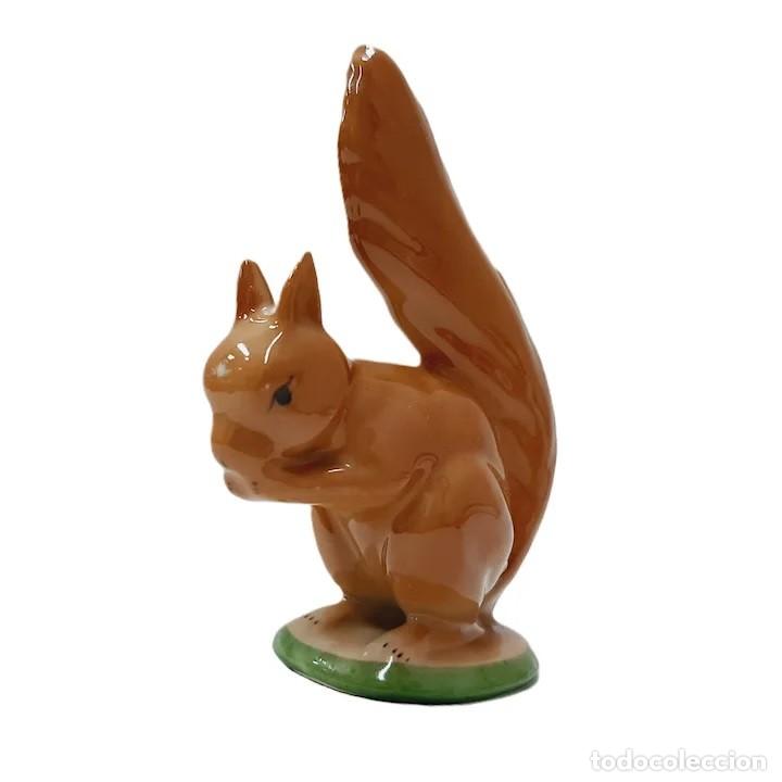 Antig&uuml;edades: Charming ceramic squirrel figurine(4.2) - Foto 1