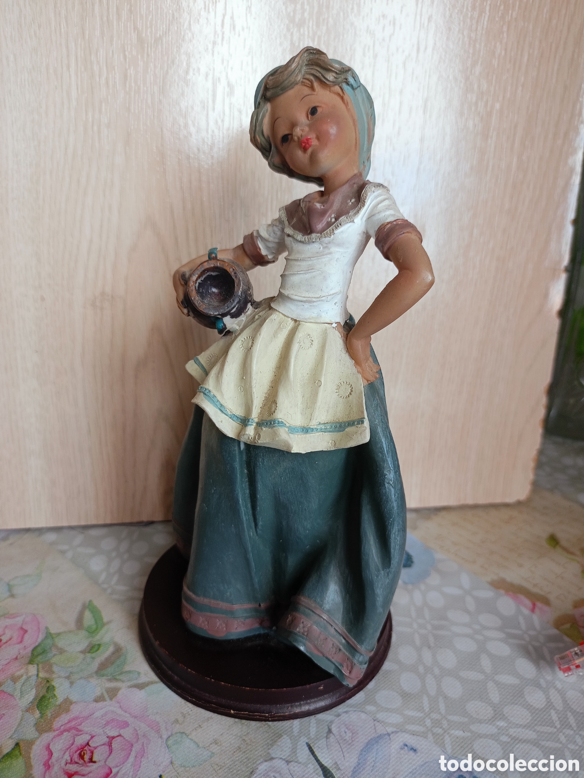 Antig&uuml;edades: Figura mujer con C&aacute;ntaro - Foto 1