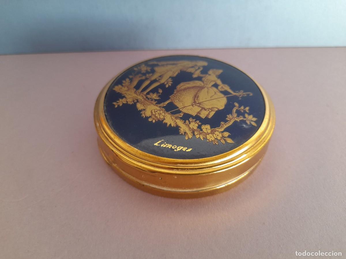 Antig&uuml;edades: polvera de laton, limoges, con espejo (7cm aprox) - Foto 1