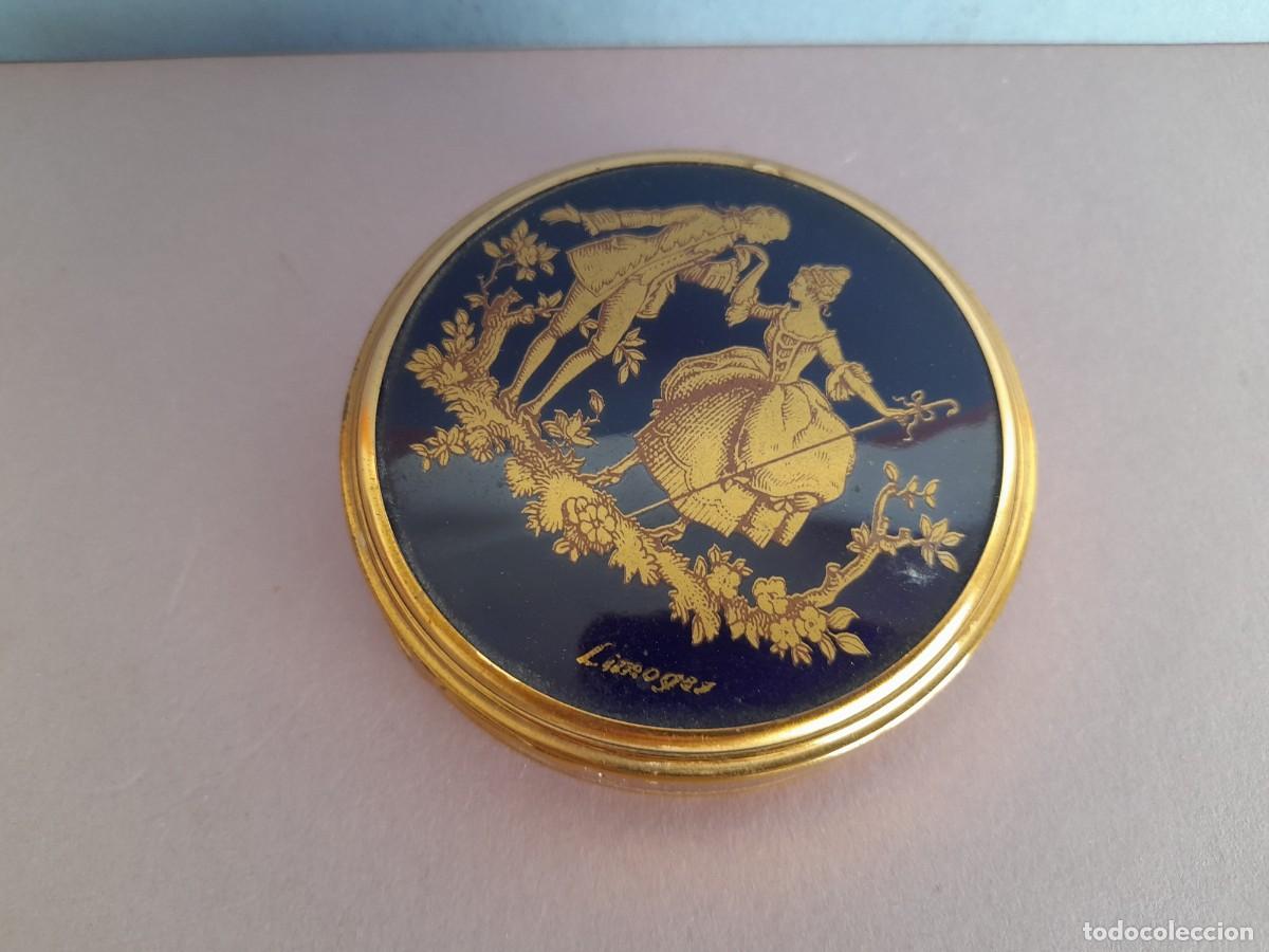 Antig&uuml;edades: polvera de laton, limoges, con espejo (7cm aprox) - Foto 2