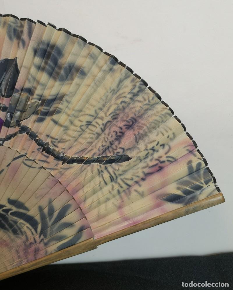 Antig&uuml;edades: Abanico de Madera y Papel con Flor - Foto 3
