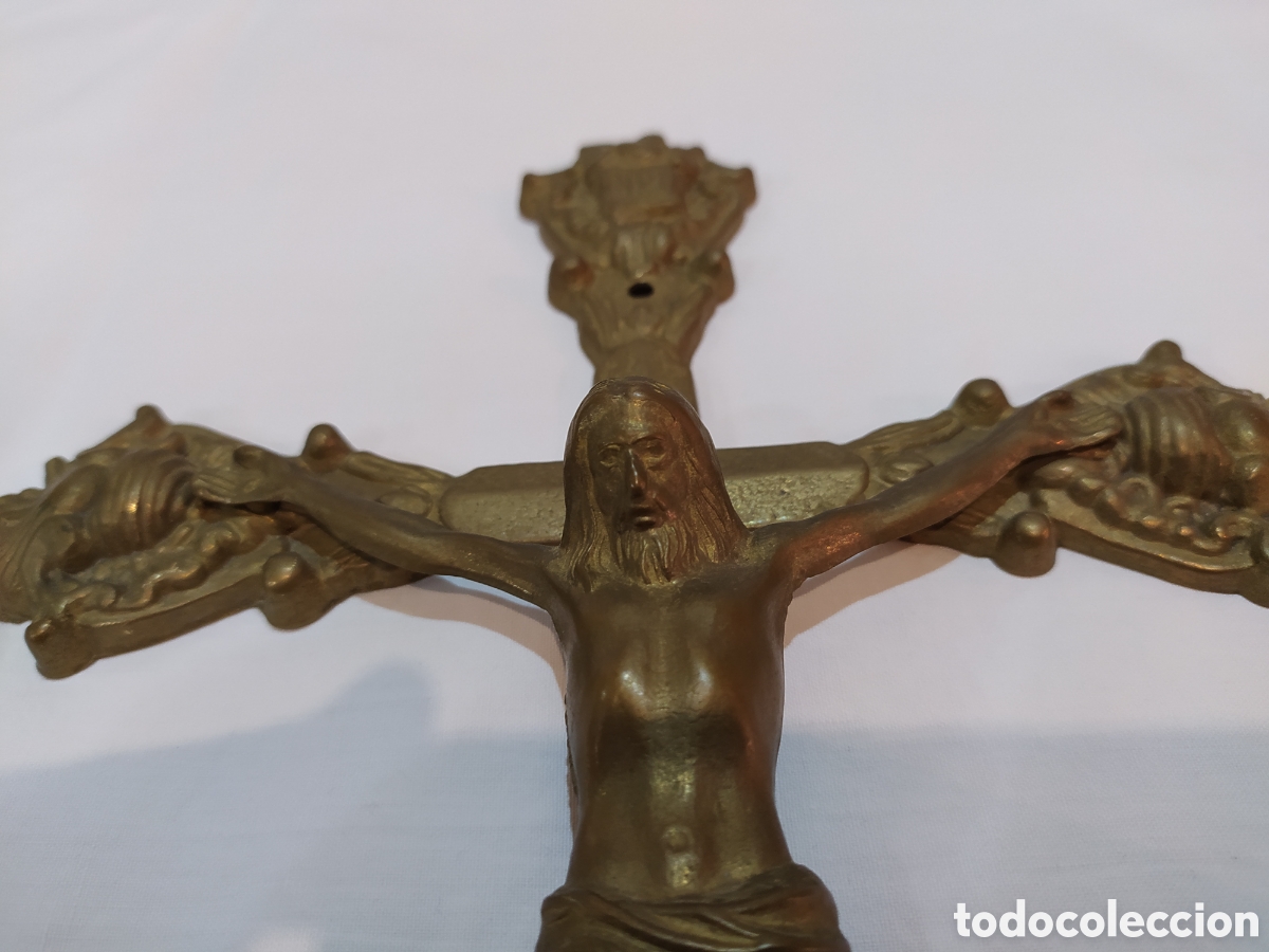 Antig&uuml;edades: Gran crucifijo de lat&oacute;n - Foto 3