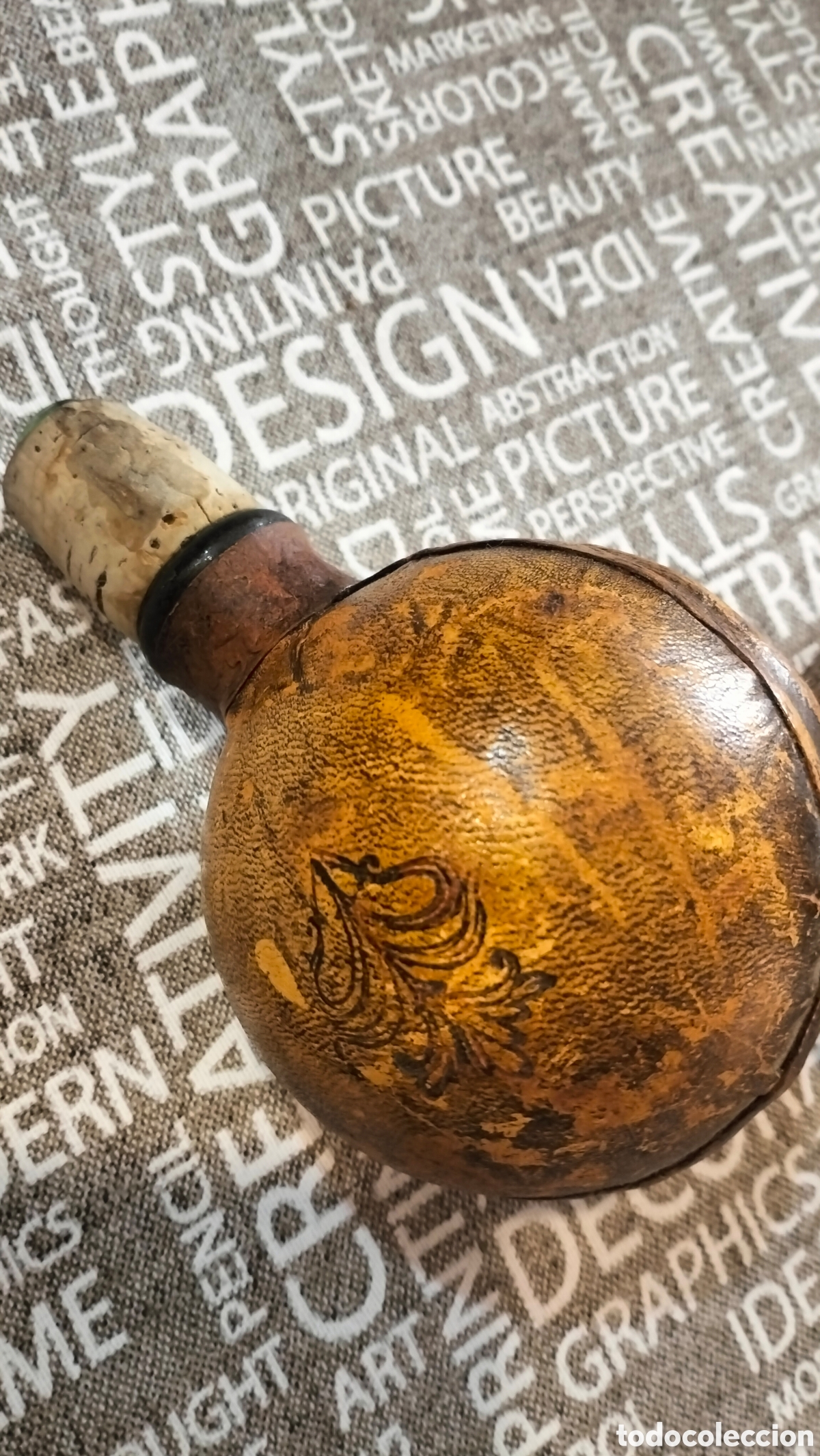 Antig&uuml;edades: Botella de cristal decorada - Foto 4