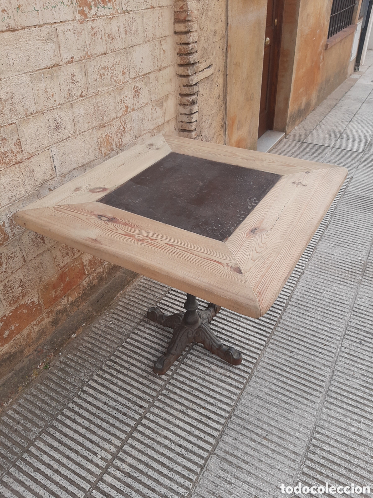 Antig&uuml;edades: Mesa antigua cuadrada - Foto 1
