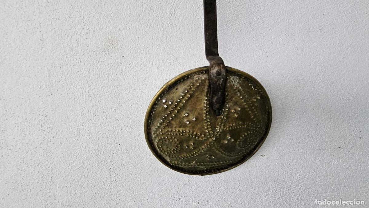 Antig&uuml;edades: espumadera de metal rustico - Foto 4