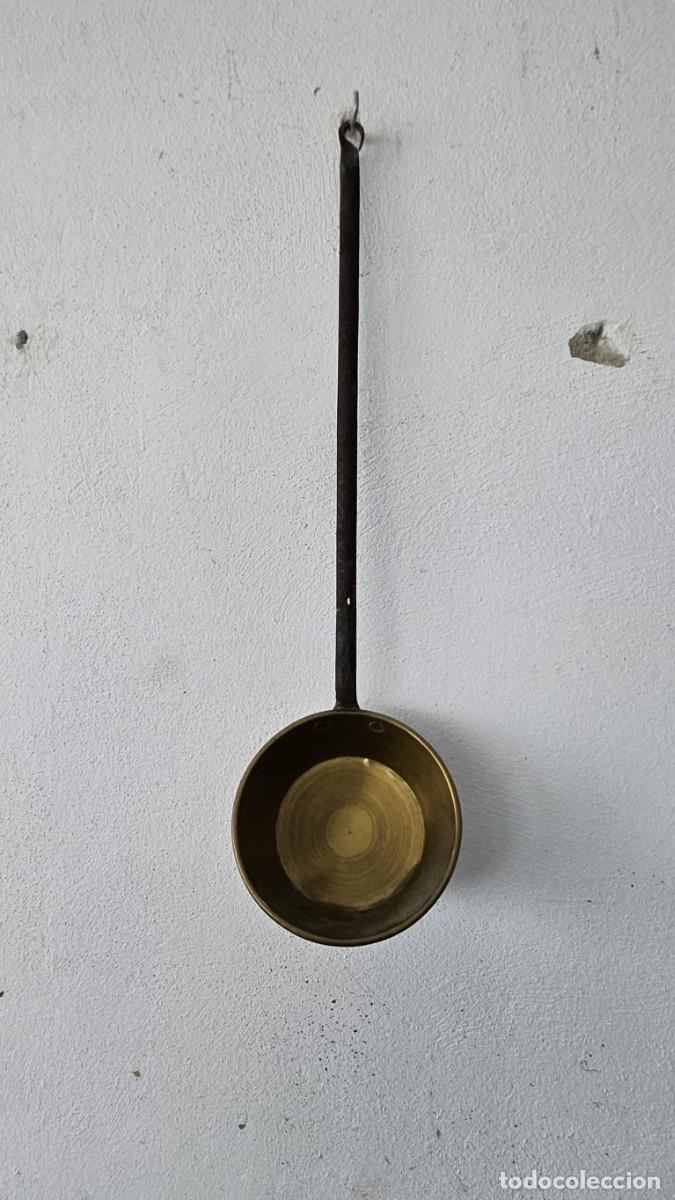 Antig&uuml;edades: cazo de metal rustico - Foto 1