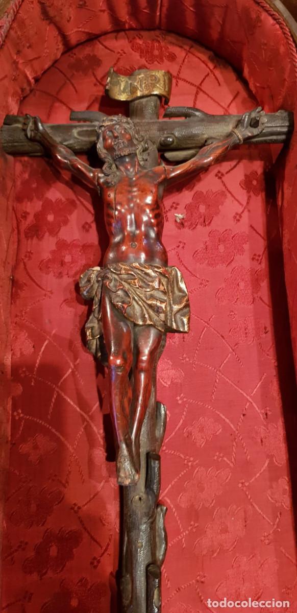 Antig&uuml;edades: Crucifico con capilla - Foto 1