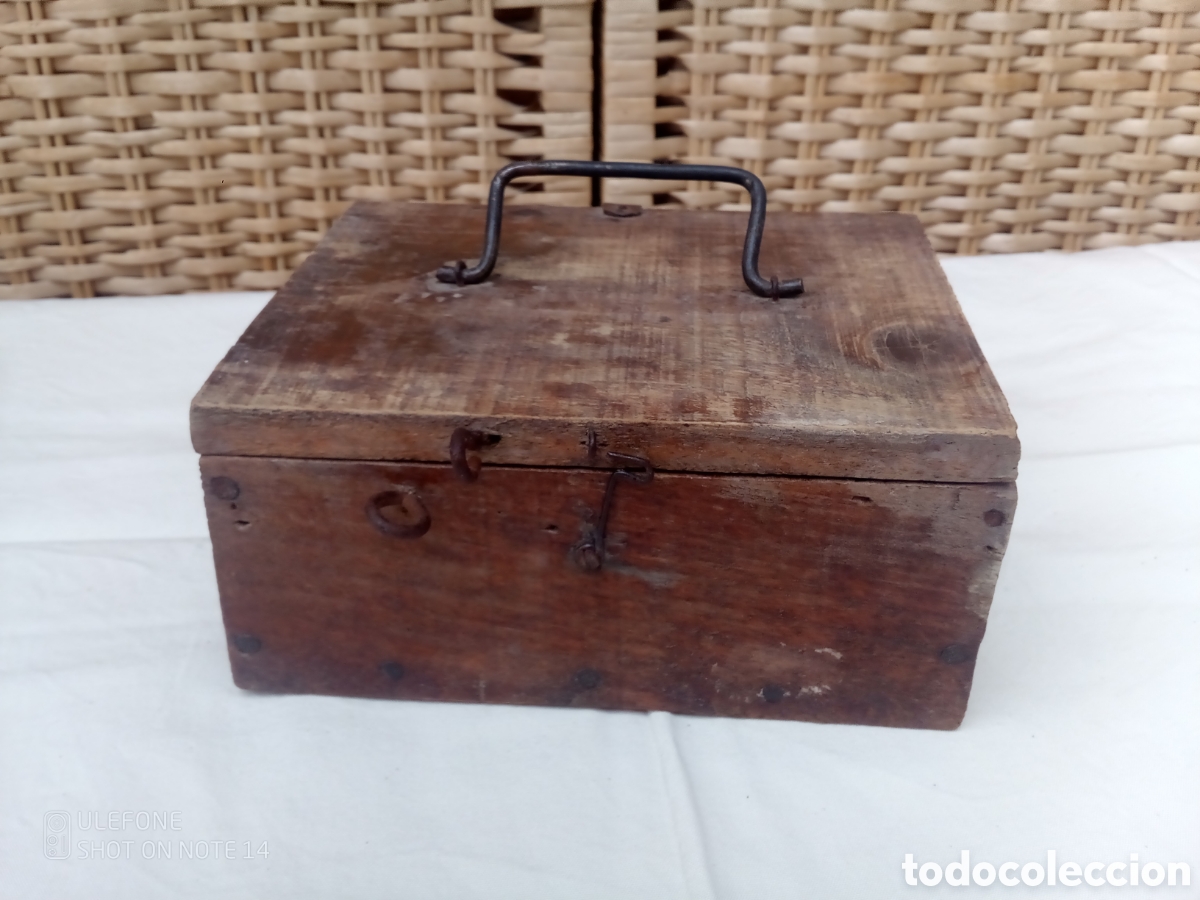 Antig&uuml;edades: PEQUE&Ntilde;A CAJA MADERA ARTESANAL - R&Uacute;STICA - Foto 1