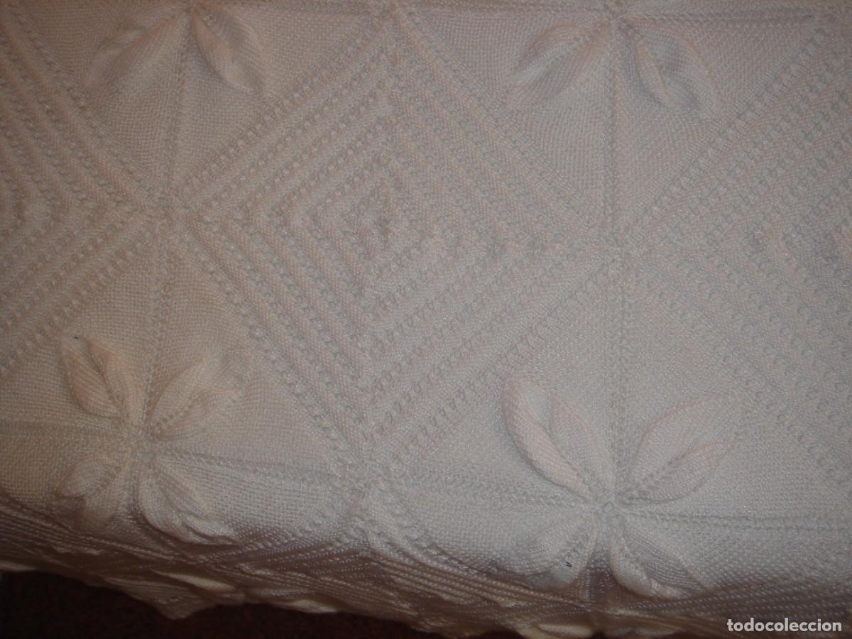 Antig&uuml;edades: Colcha de perl&eacute; de calceta y crochet Nueva - Foto 5