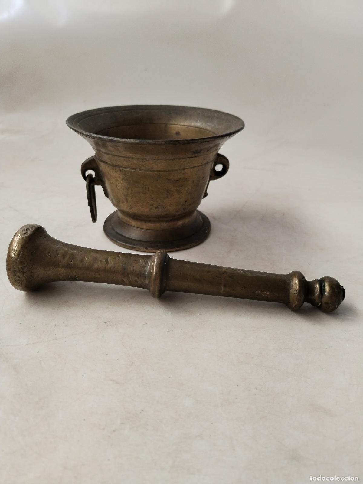 Antig&uuml;edades: antiguo almirez de bronce con anillas - Foto 3