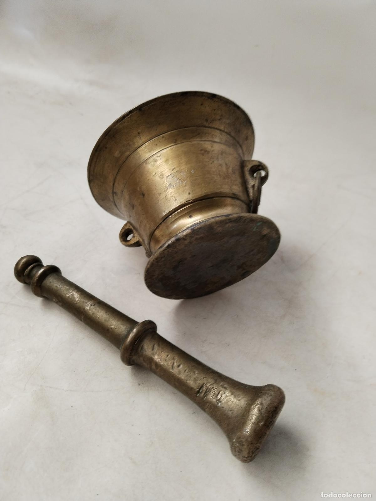 Antig&uuml;edades: antiguo almirez de bronce con anillas - Foto 4