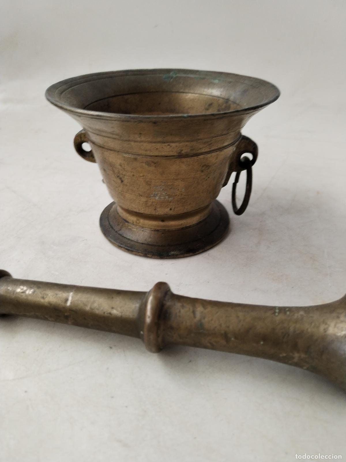 Antig&uuml;edades: antiguo almirez de bronce con anillas - Foto 6