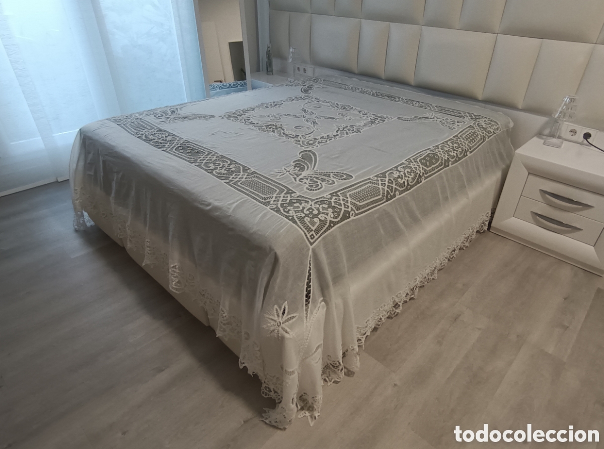 Antig&uuml;edades: Colcha con encaje de bolillos - Foto 2
