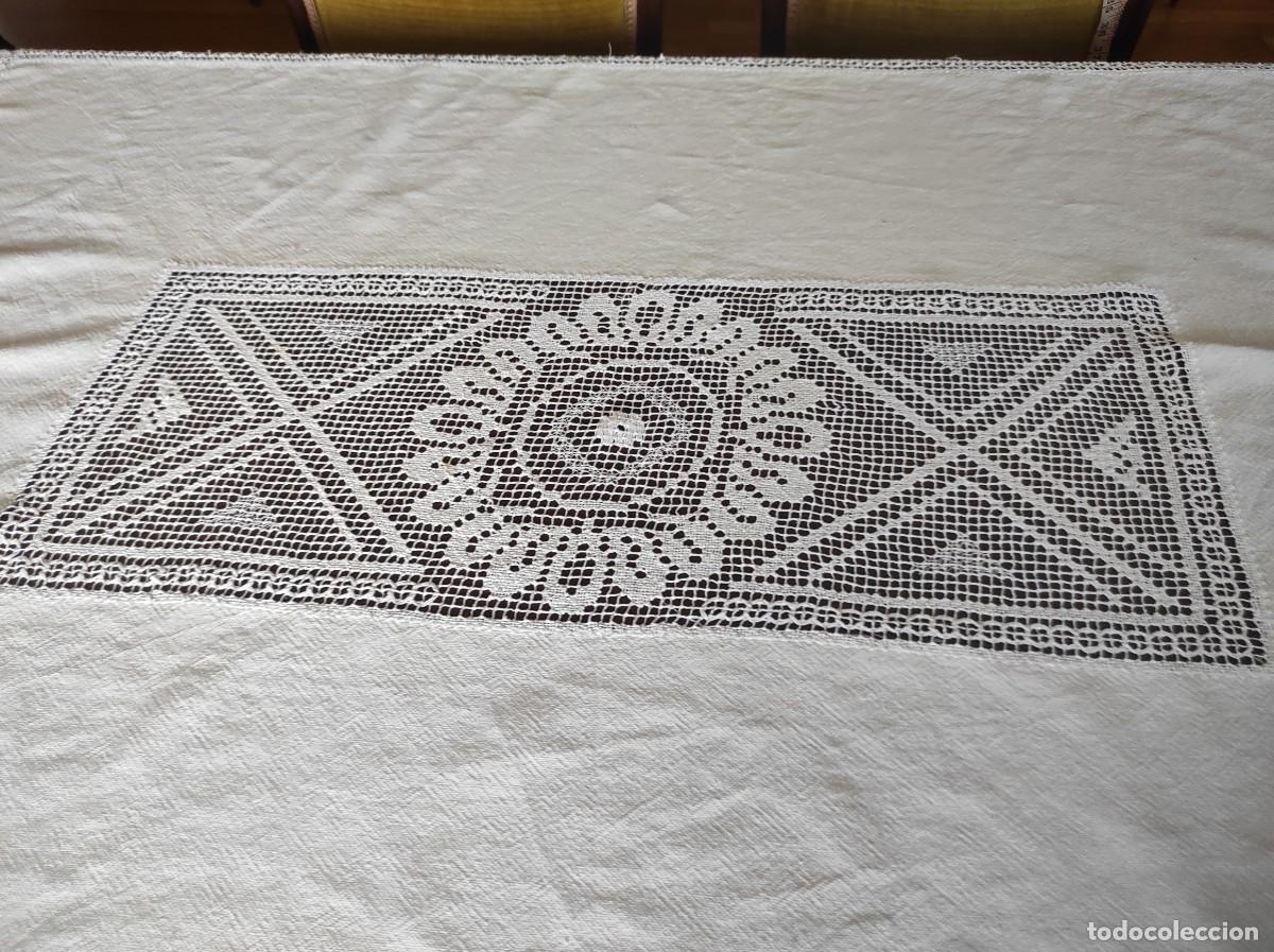 Antig&uuml;edades: MANTEL DE ALGODON CON ENCAJE DE PUNTO DE RED. - Foto 2