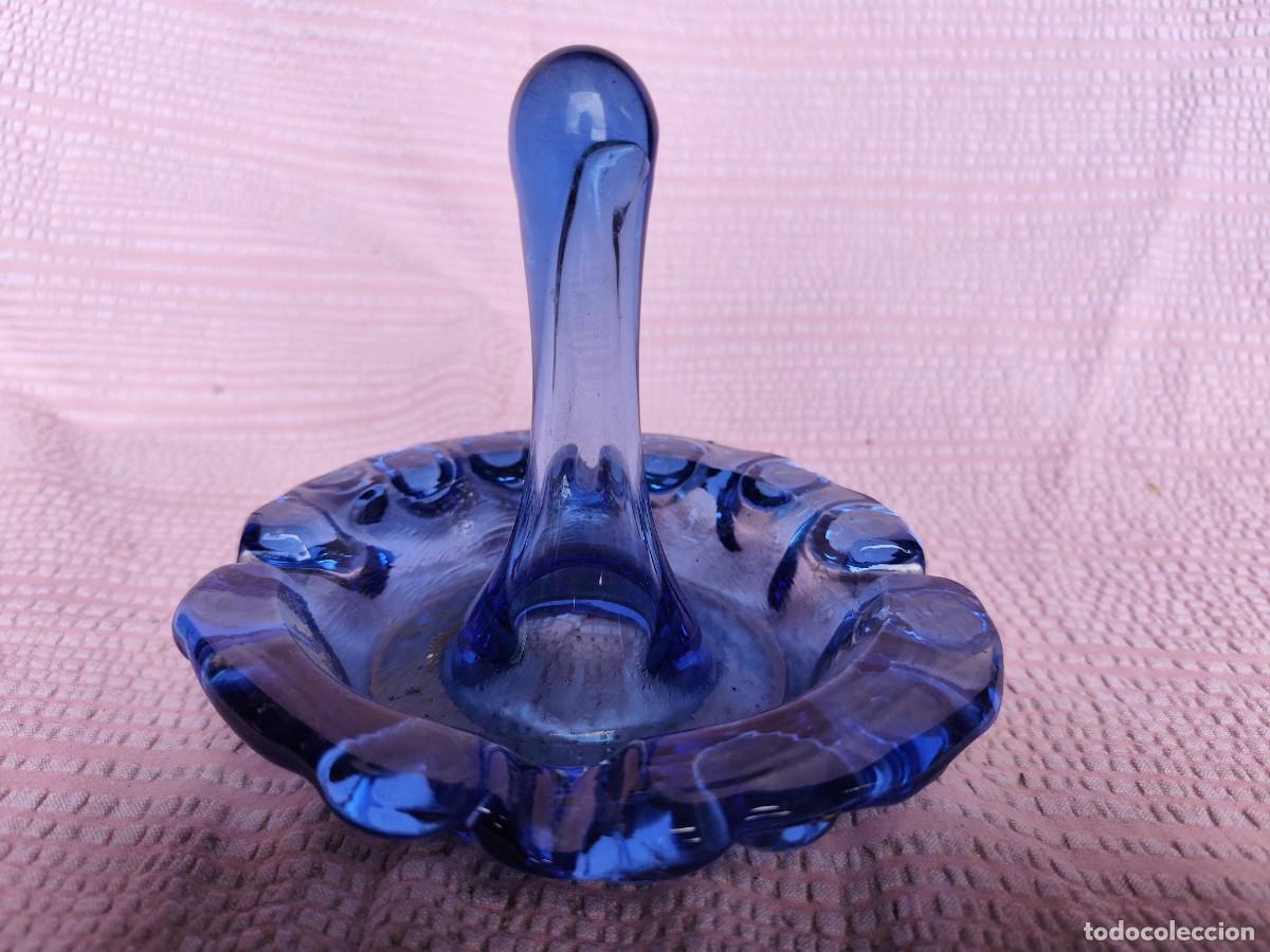 Antig&uuml;edades: cenicero cristal azul - Foto 1