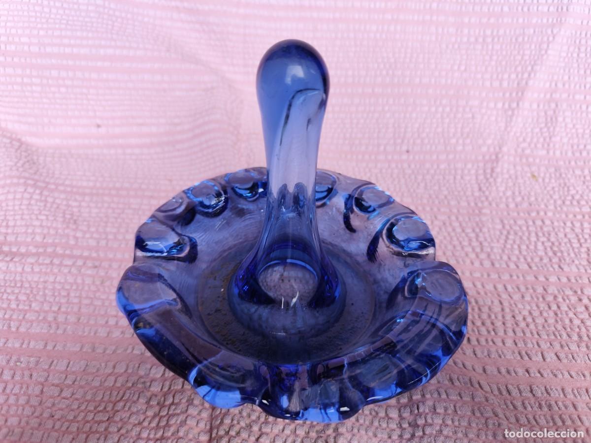 Antig&uuml;edades: cenicero cristal azul - Foto 2