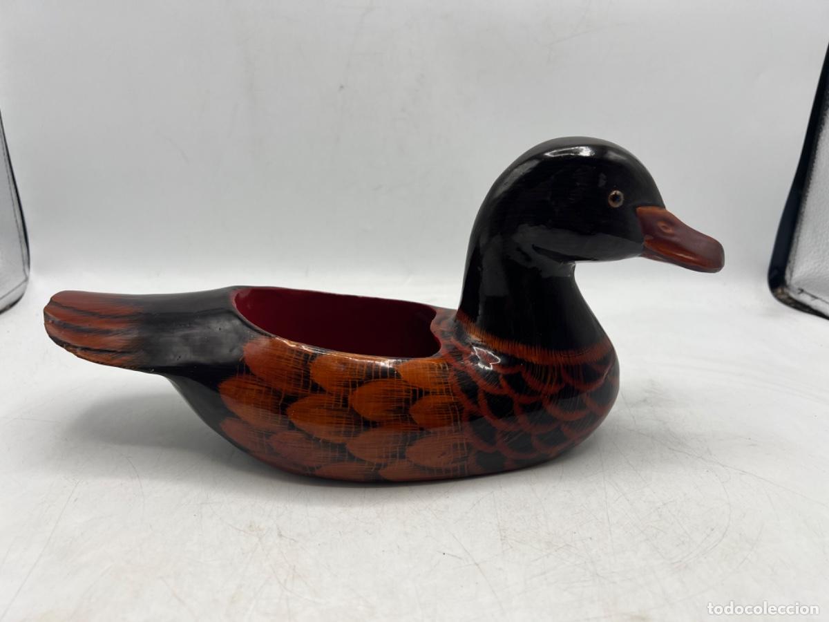 Antig&uuml;edades: MACETERO DE MADERA CON FORMA DE PATO - Foto 1