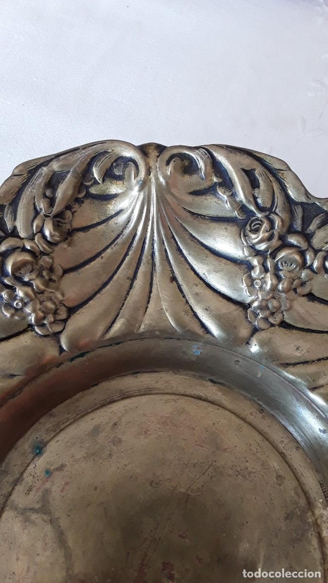 Antig&uuml;edades: BANDEJA REDONDEADA DE METAL - Foto 5