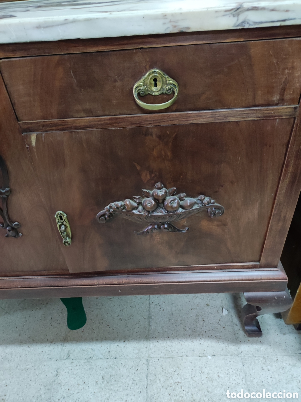 Antig&uuml;edades: Aparador con luna biselada - Foto 2