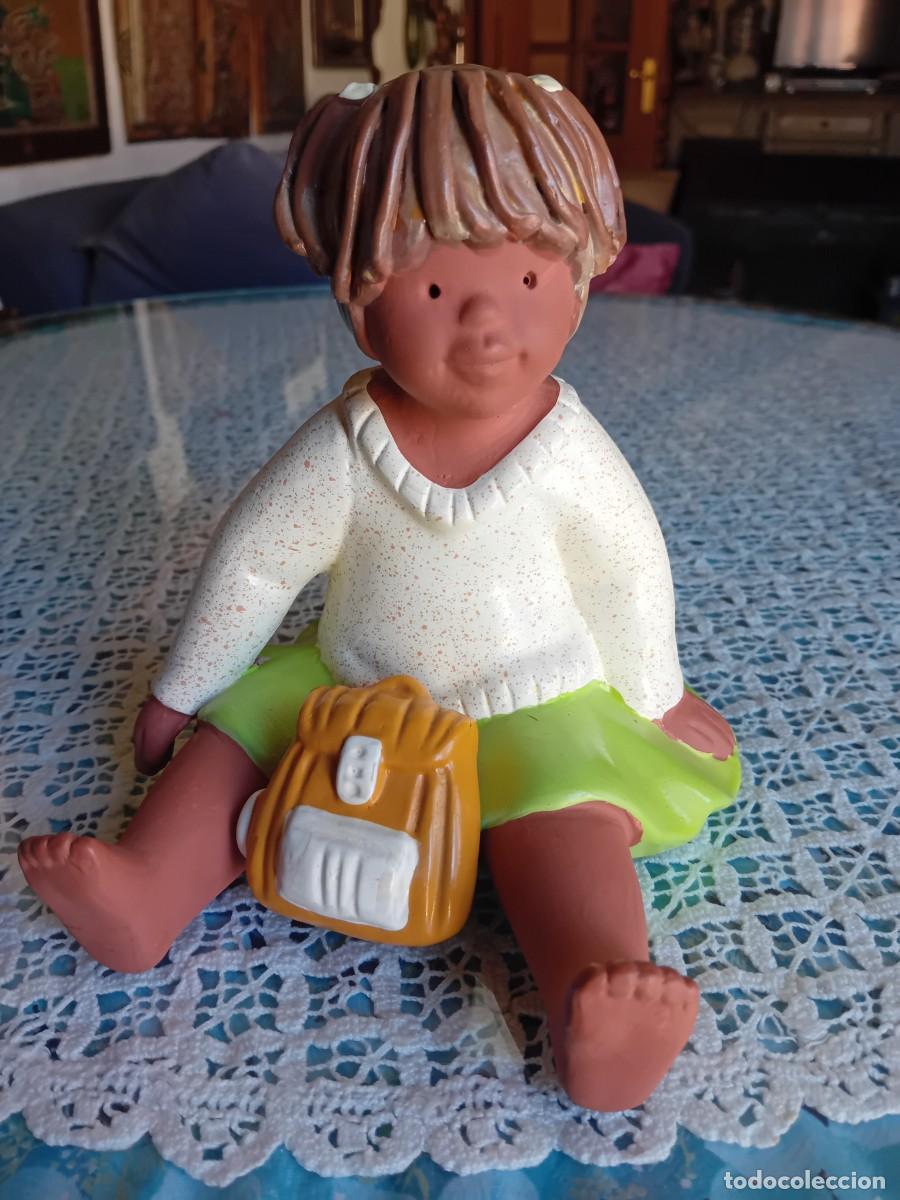 Antiguidades: Ni&ntilde;a de cer&aacute;mica Jane pintada a mano