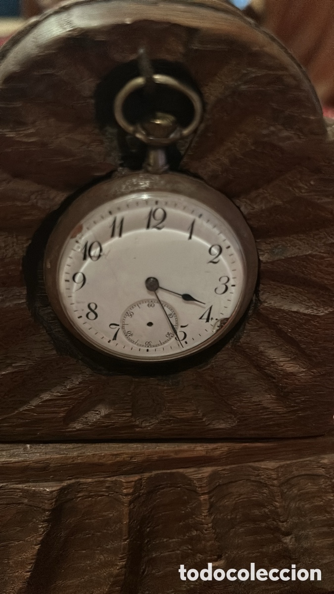 Antig&uuml;edades: Reloj en soporte de madera - Foto 2