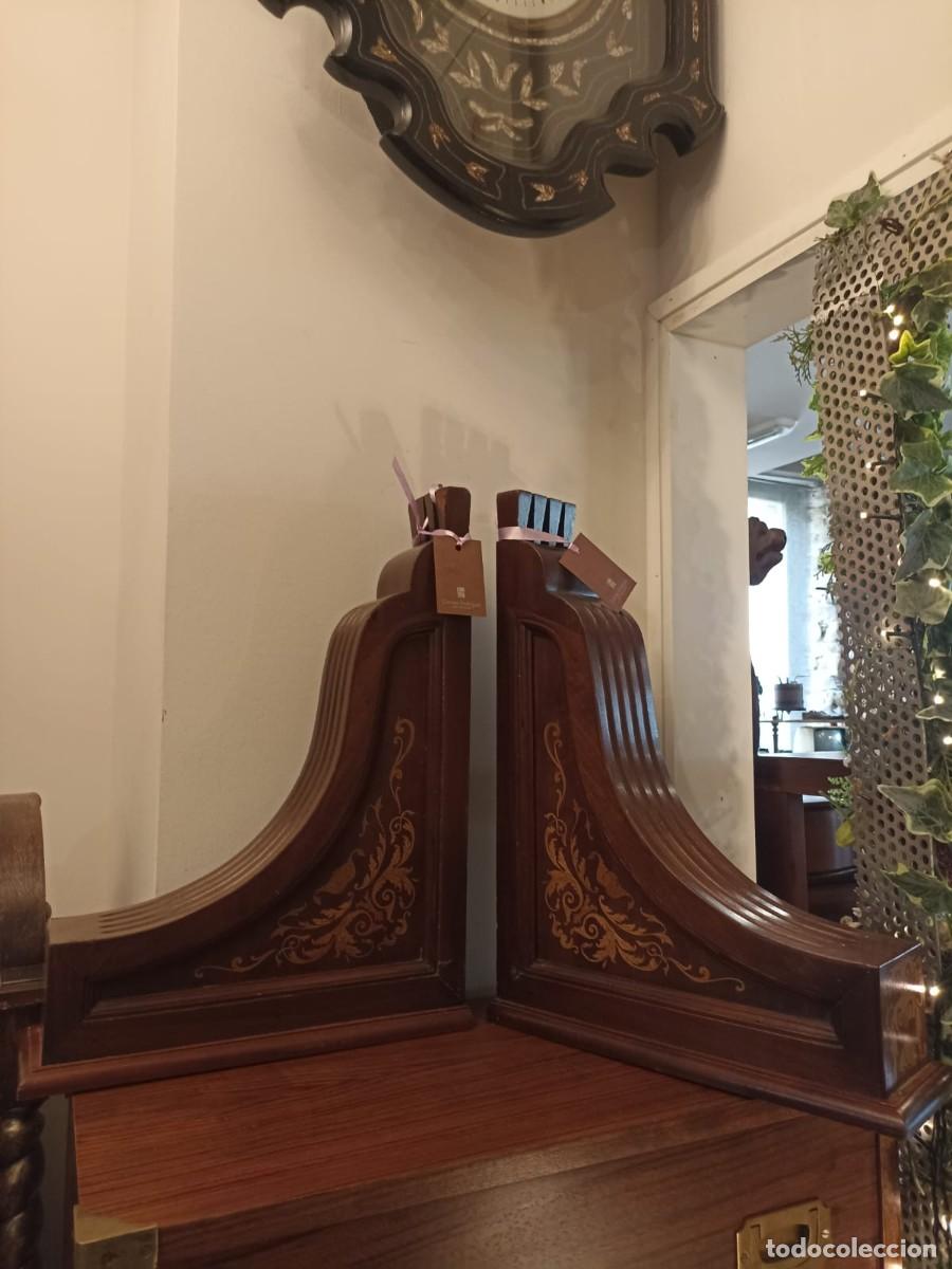 Antig&uuml;edades: Mensulas de caoba y marqueterie - Foto 3