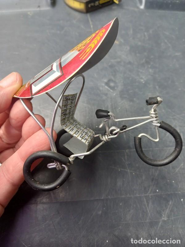 Antig&uuml;edades: Lote 2 bicicletas, decoraci&oacute;n. - Foto 2