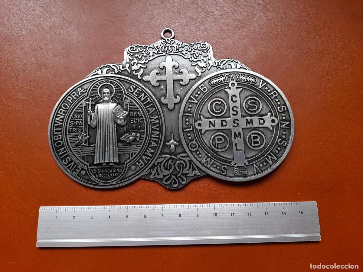 Antig&uuml;edades: Medalla de San Benito de gran tama&ntilde;o - Foto 2