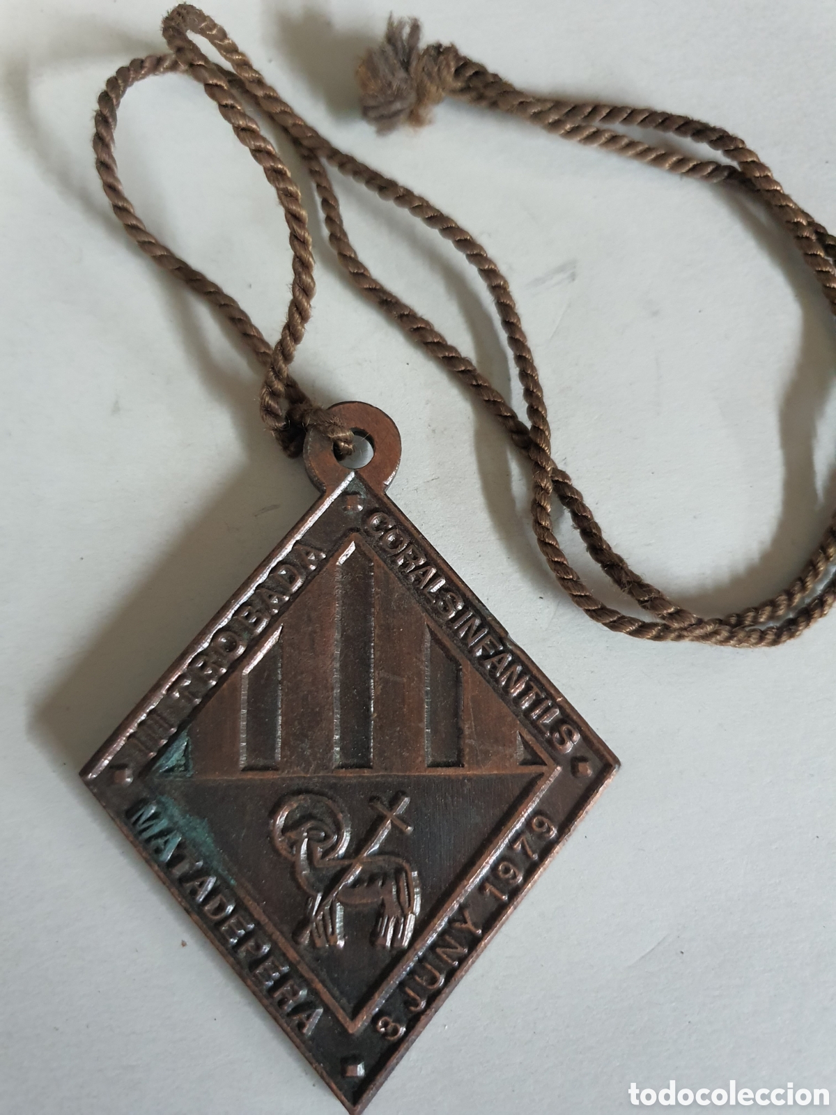 Antig&uuml;edades: Medalla trobada corals infantils - Foto 1
