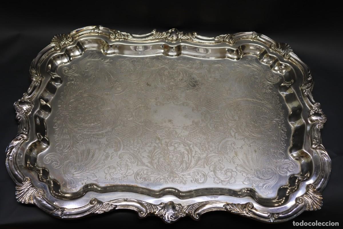 Antig&uuml;edades: Bandeja de metal plateado - Foto 1