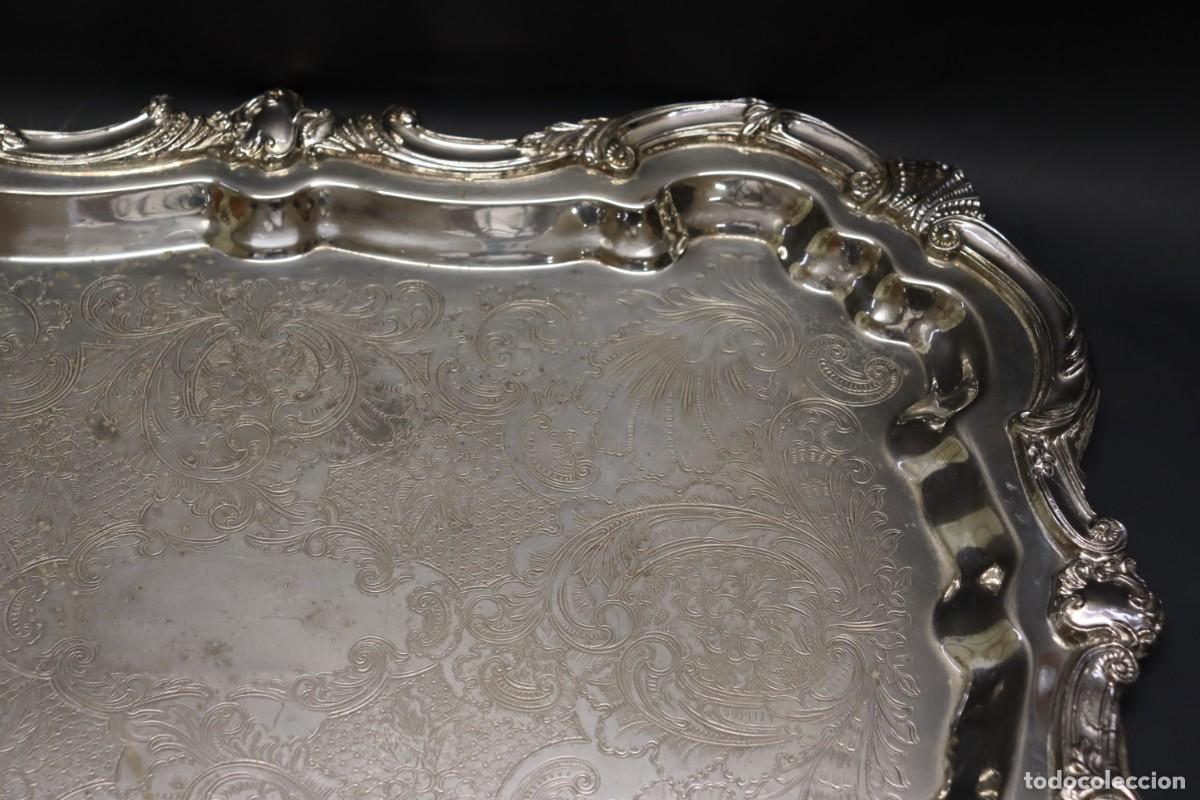 Antig&uuml;edades: Bandeja de metal plateado - Foto 2