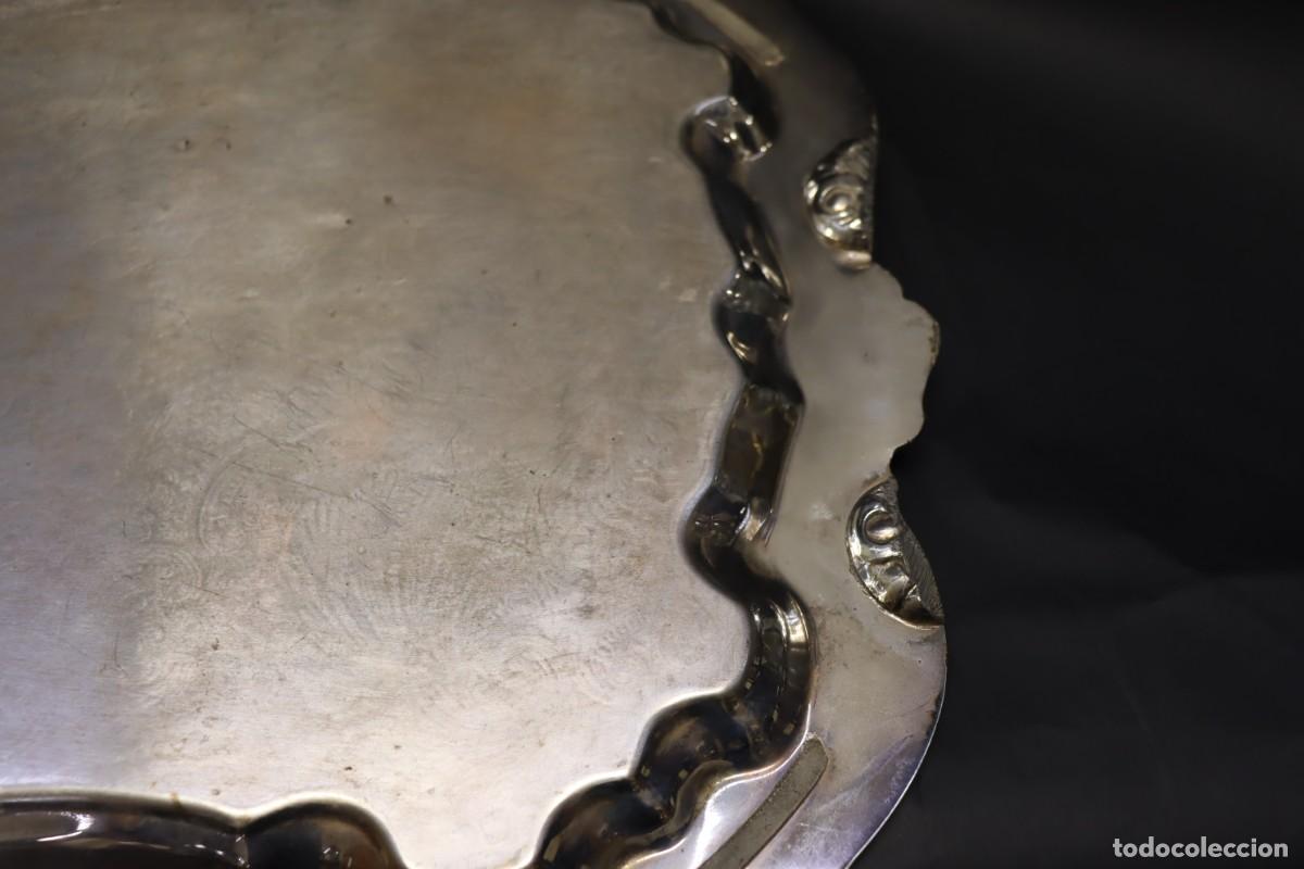 Antig&uuml;edades: Bandeja de metal plateado - Foto 6