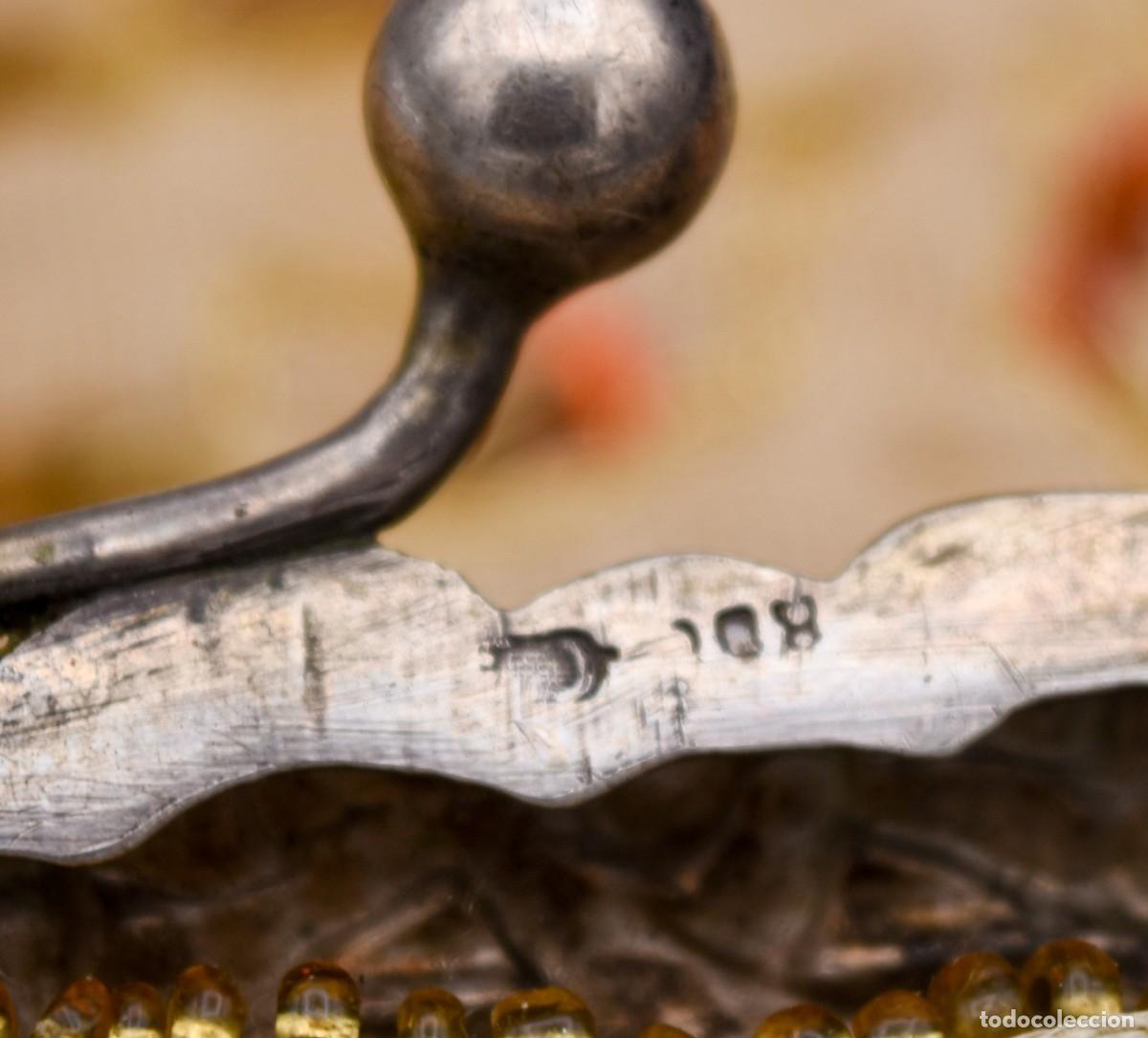 Antig&uuml;edades: Bolso antiguo con base de plata .800 - Foto 3
