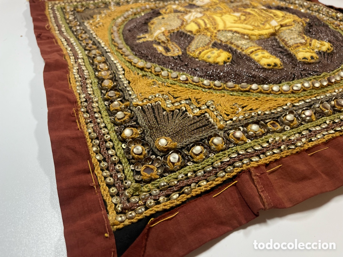 Antig&uuml;edades: ANTIGUO TAPIZ REPUJADO INDIO - Foto 4