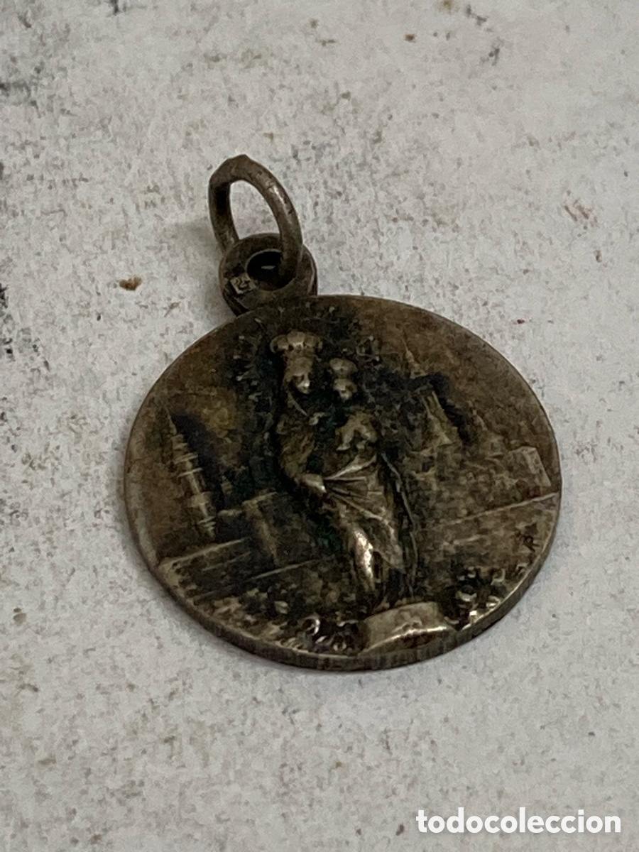 Antig&uuml;edades: Medalla de metal religioso C202 - Foto 2