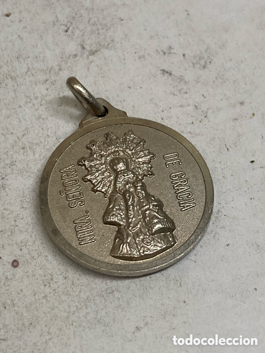 Antig&uuml;edades: Medalla de metal religioso C202 - Foto 1
