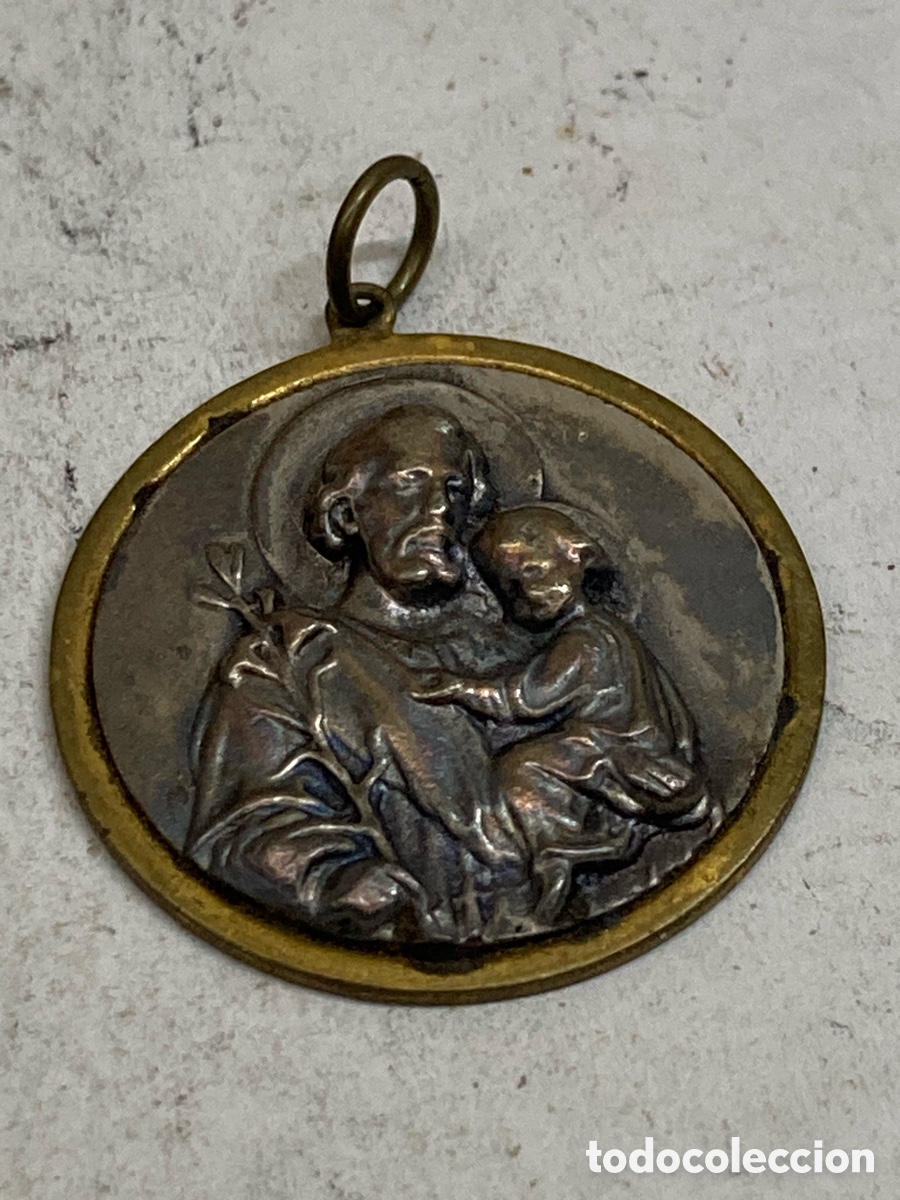 Antig&uuml;edades: Medalla de metal religiosa C202 - Foto 1