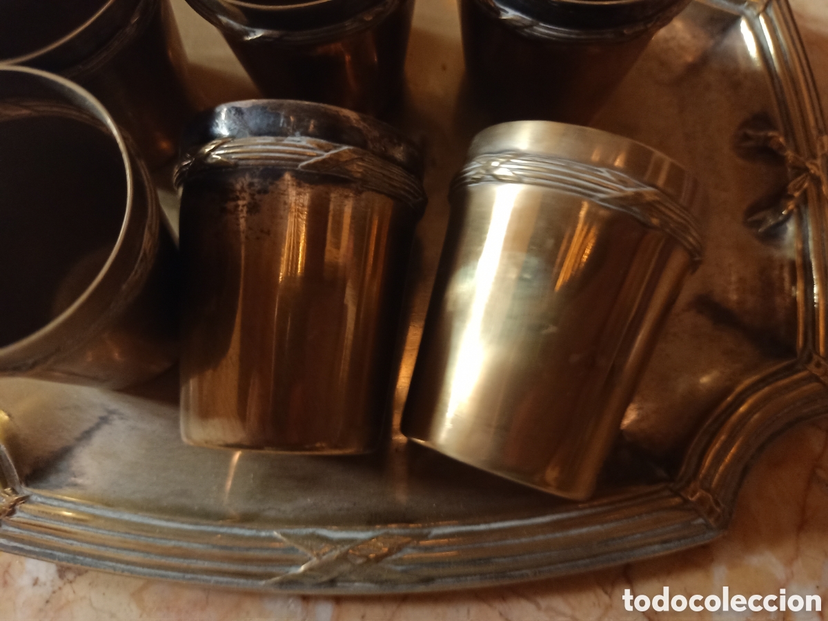 Antig&uuml;edades: Bandeja con seis vasos peque&ntilde;os - Foto 3
