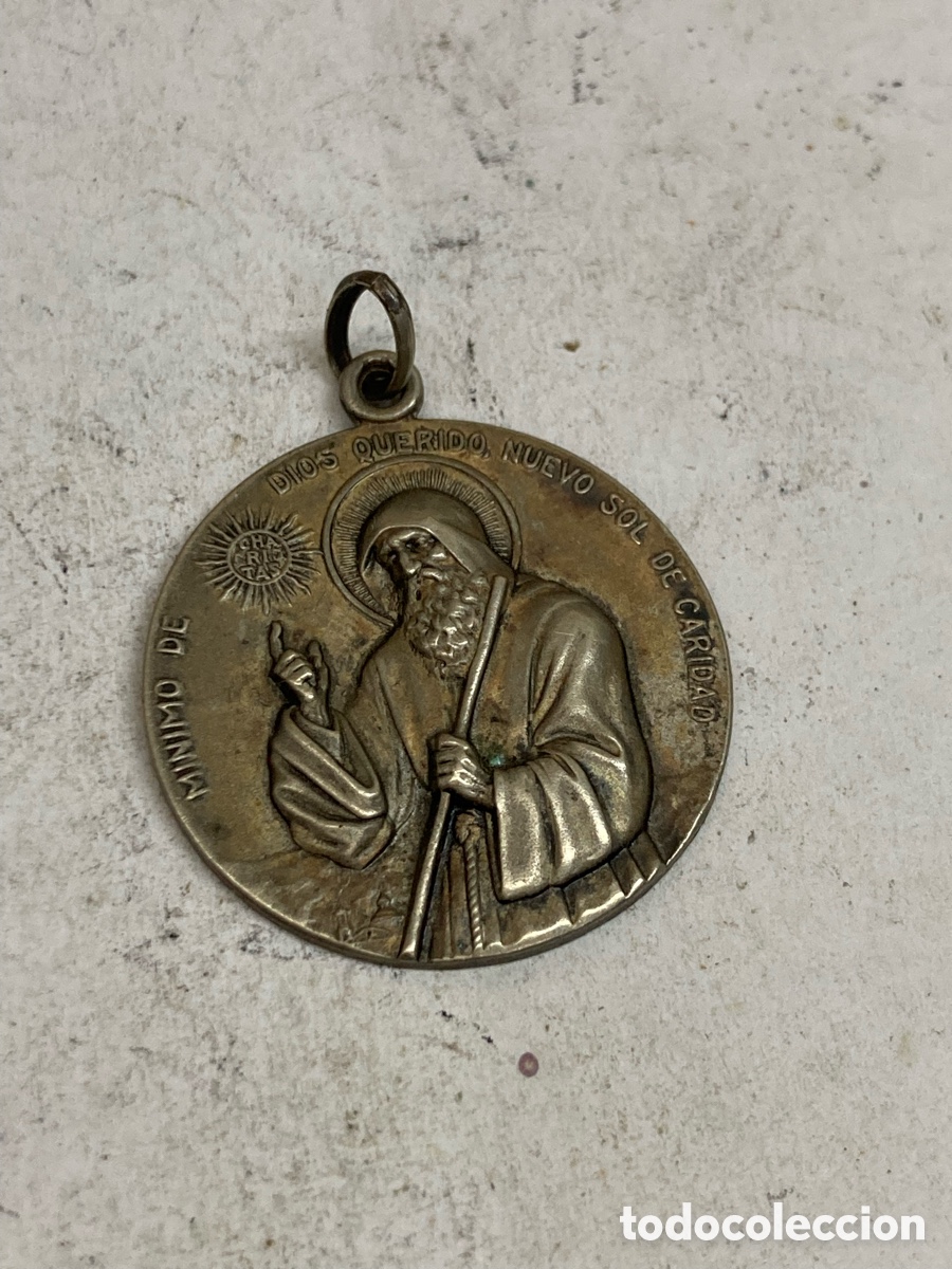 Antig&uuml;edades: Medalla de metal religioso C202 - Foto 1